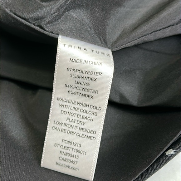 Trina Turk Wade Sheath Dress Boat Neck Long Sleeve Black White NWT Size 6 - Picture 11 of 11